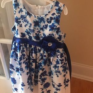 Girls dress